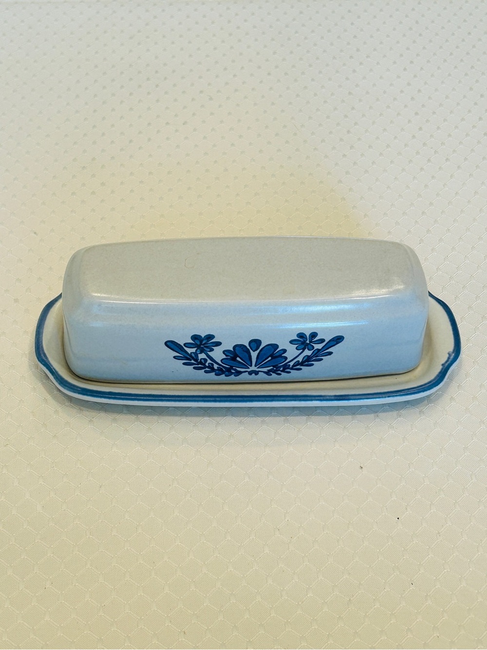 Pfaltzgraff Stoneware Yorktowne Covered Butter Dish USA Retired
028 Floral - Picture 2 of 8